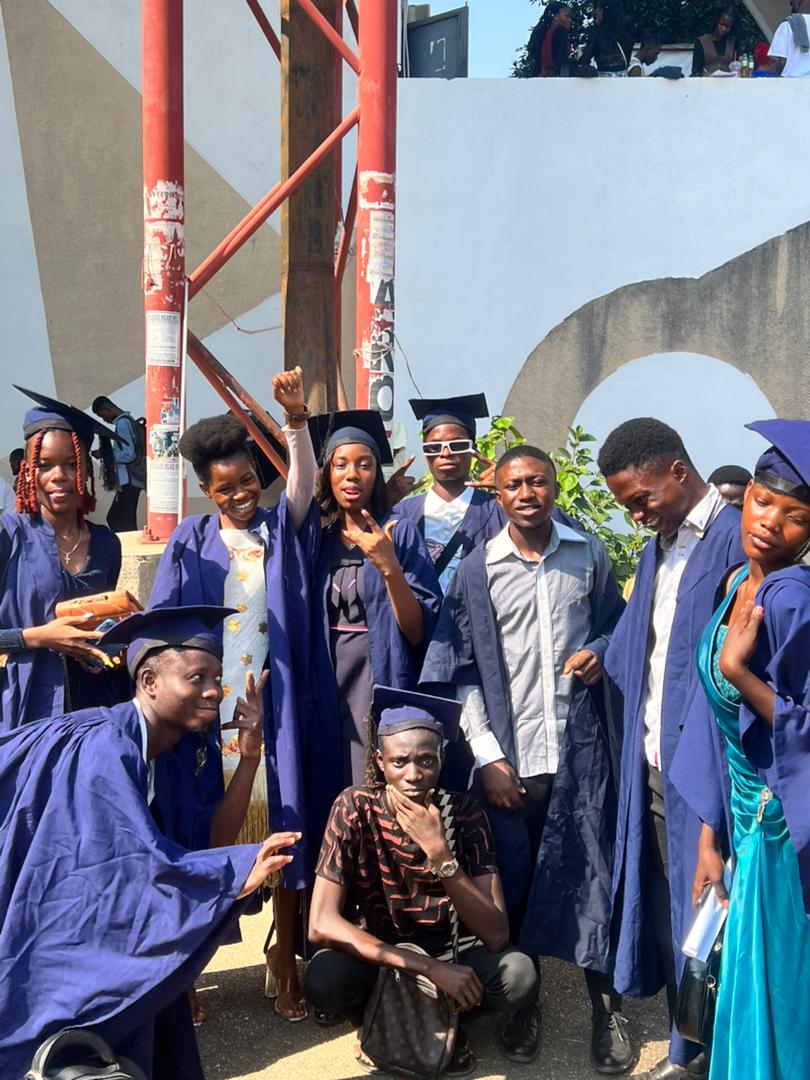 Hashim_Amuda's tweet photo. Happy Matriculations to me 🎉🎉🎉

#OAUTwitter #xOAU #StarAcademy https://t.co/QkyDyVjuZV