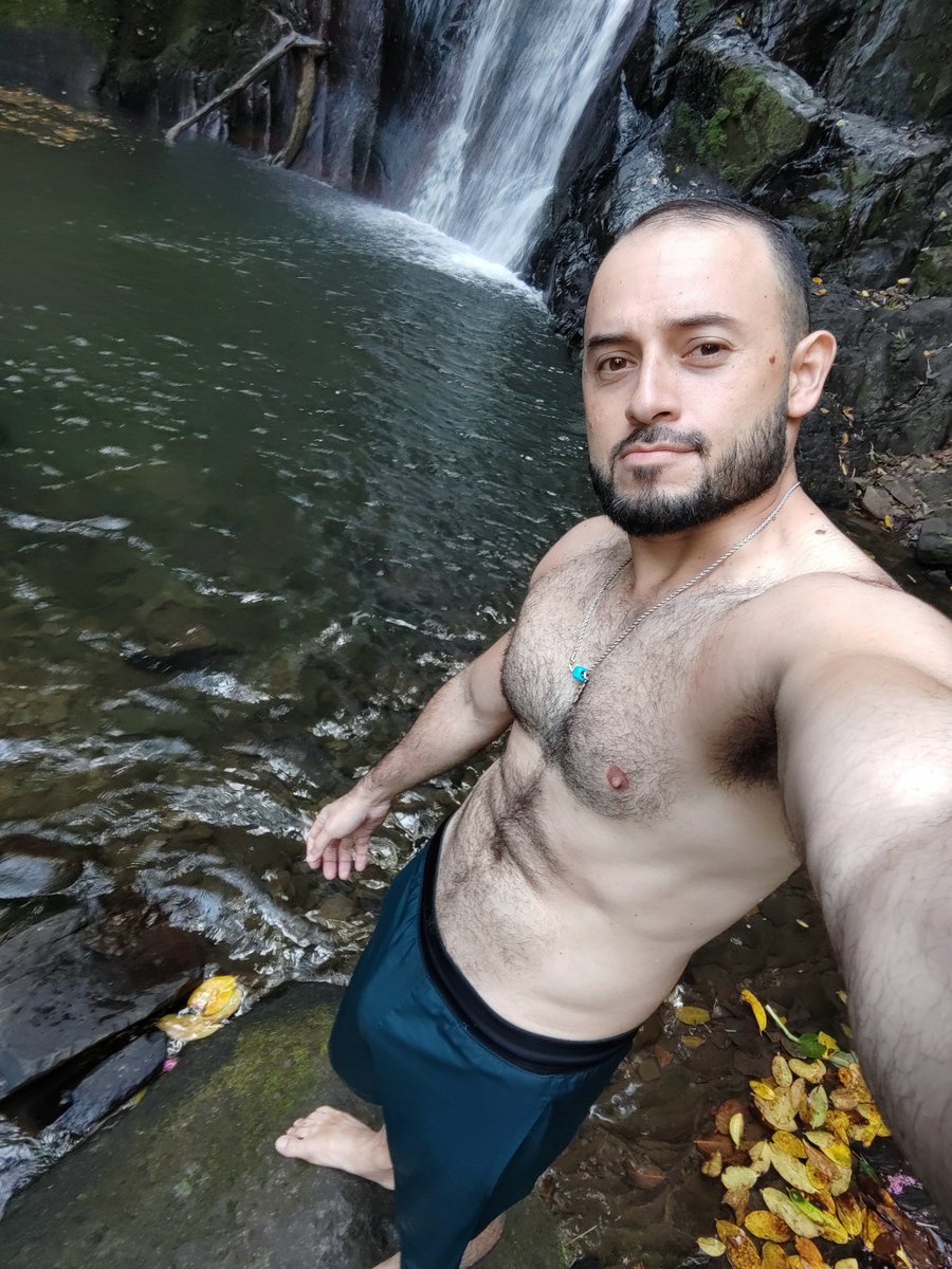 HectorA57's tweet photo. 🐻 trip de cascada 
#panama #panameño #coronado #playa #Beachtime #mar #summer #playateta #otter #huawei #verano #panamaCity #beach #smile #feliz #chest #beardedman #bear #gains #homensdebarba #chest #barbudo #hairyman #shirtless #hairychest https://t.co/37Bk5hCXrb