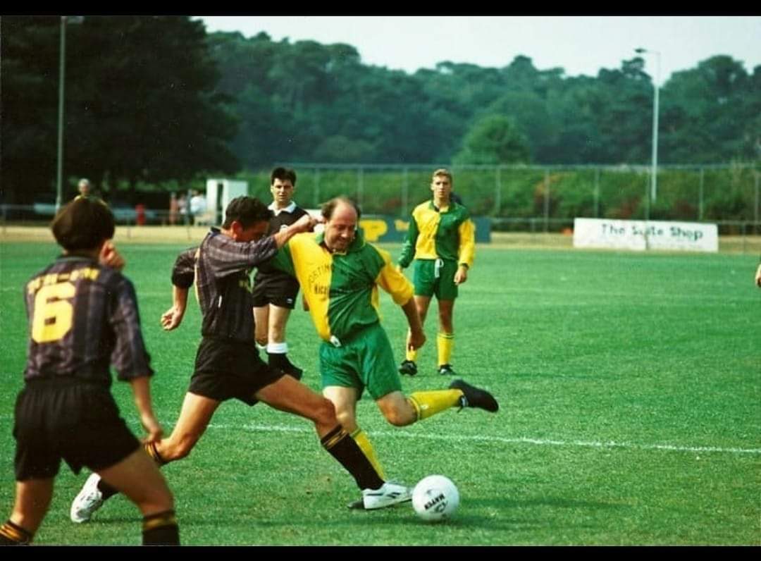 _steve_butler_'s tweet photo. My final game played at @O_BournemouthFC in 1994 at the age of 41 years....⚽️
#CharityMatch against #2CRFM-#Celebrities... @ChrisHopkinsCy1 @Detown10 https://t.co/POdy94KYXl