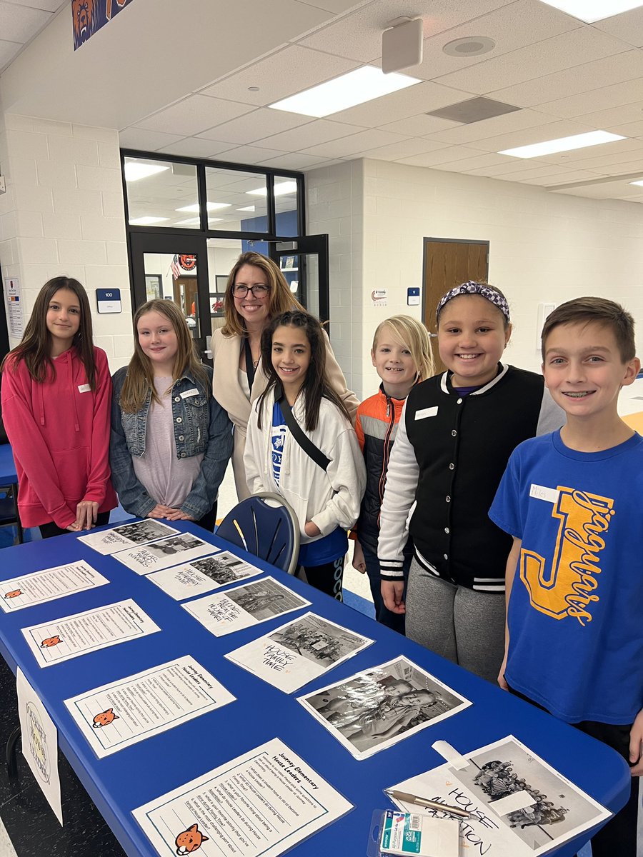 Journey_Elem's tweet photo. Proud of our House Leaders and Makerspace Club members for representing JES at the North Point Community Showcase! ❤️ 🐆 ❤️ https://t.co/PY3jViut9t