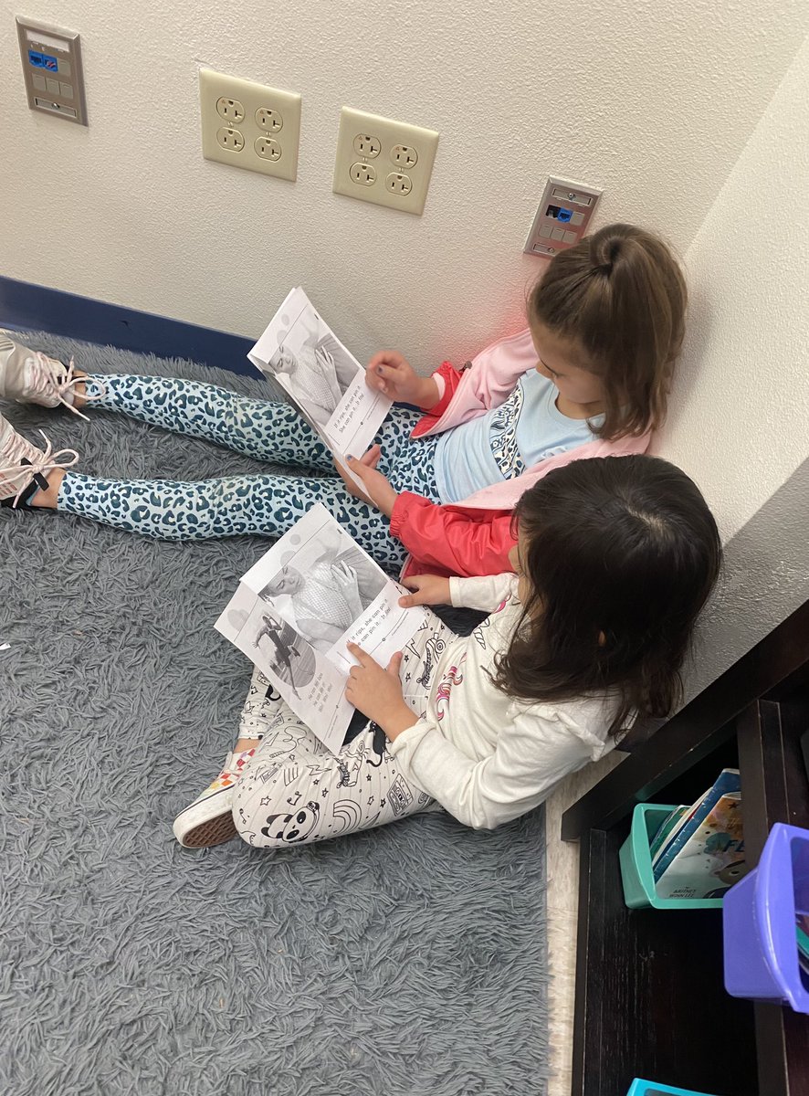Mrs_S_Ramirez's tweet photo. Partner reading, sight word review with snowball fight and sorting polar facts made for a great morning in Kindergarten ❤️ #FunInKinder #1Heart1Seguin https://t.co/hbEVlcQ7Zt