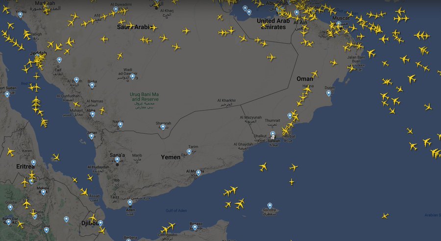 ABD, İngiltere ve İsrail üçlüsünün 
Yemen’e saldırısı bu gece başlıyor.

S. Arabistan, BAE ve Körfez ülkeleri ile Ortadoğu’daki bütün ABD, İngiliz üslerinde alarm var.

Hava savunma sistemleri yüksek alarm düzeyine çıkarıldı.

Yemen hava sahası boşaltıldı.

Kıbrıs Rum