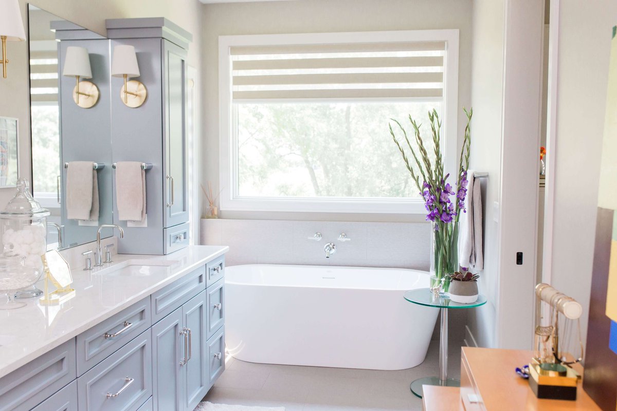 The perfect space for a self care day🫧🩵

🎨 Brianne Wilhelm
🏠 BC Meyers Homes
🪵 CE Smith Cabinets
💡🚰 Ferguson Showrooms 
🧱 Jaeckle Tile

#bathroomdesign #bathroomdecor #bathroominspiration #bathroomideas #bathroomgoals #bathroomstyle #bathroominspo #bathroom #d3interiors