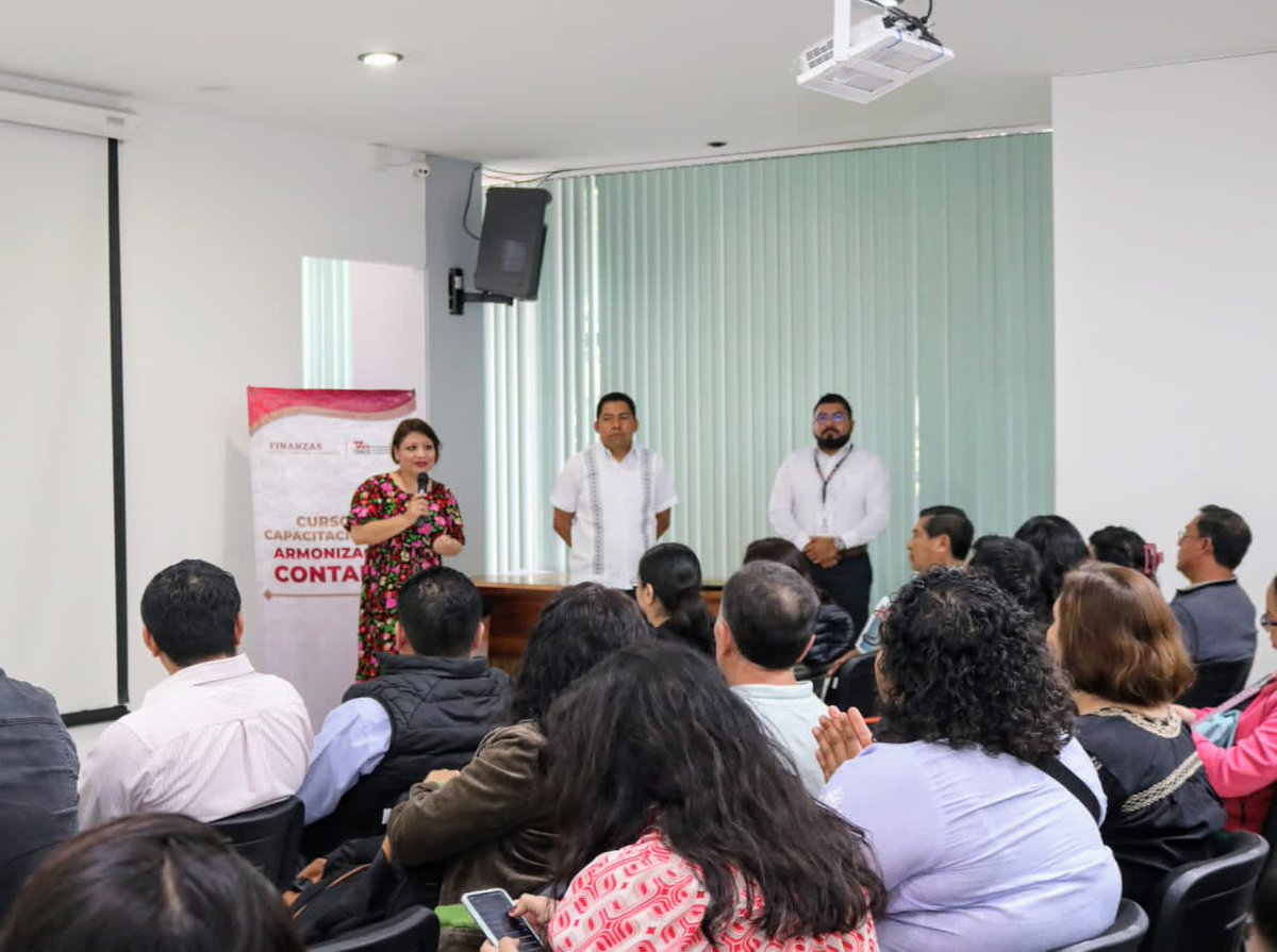 ASFE_OAXACA's tweet photo. Durante dos días, la #ASFEOaxaca en coordinación con la @SEFINGobOax, llevaron a cabo la capacitación, Importancia del Sistema de Evaluación de Armonización Contable (#SEvAC), dirigida a entes públicos del estado de #Oaxaca.
#SomosASFEOaxaca https://t.co/9XBG2L8Im6