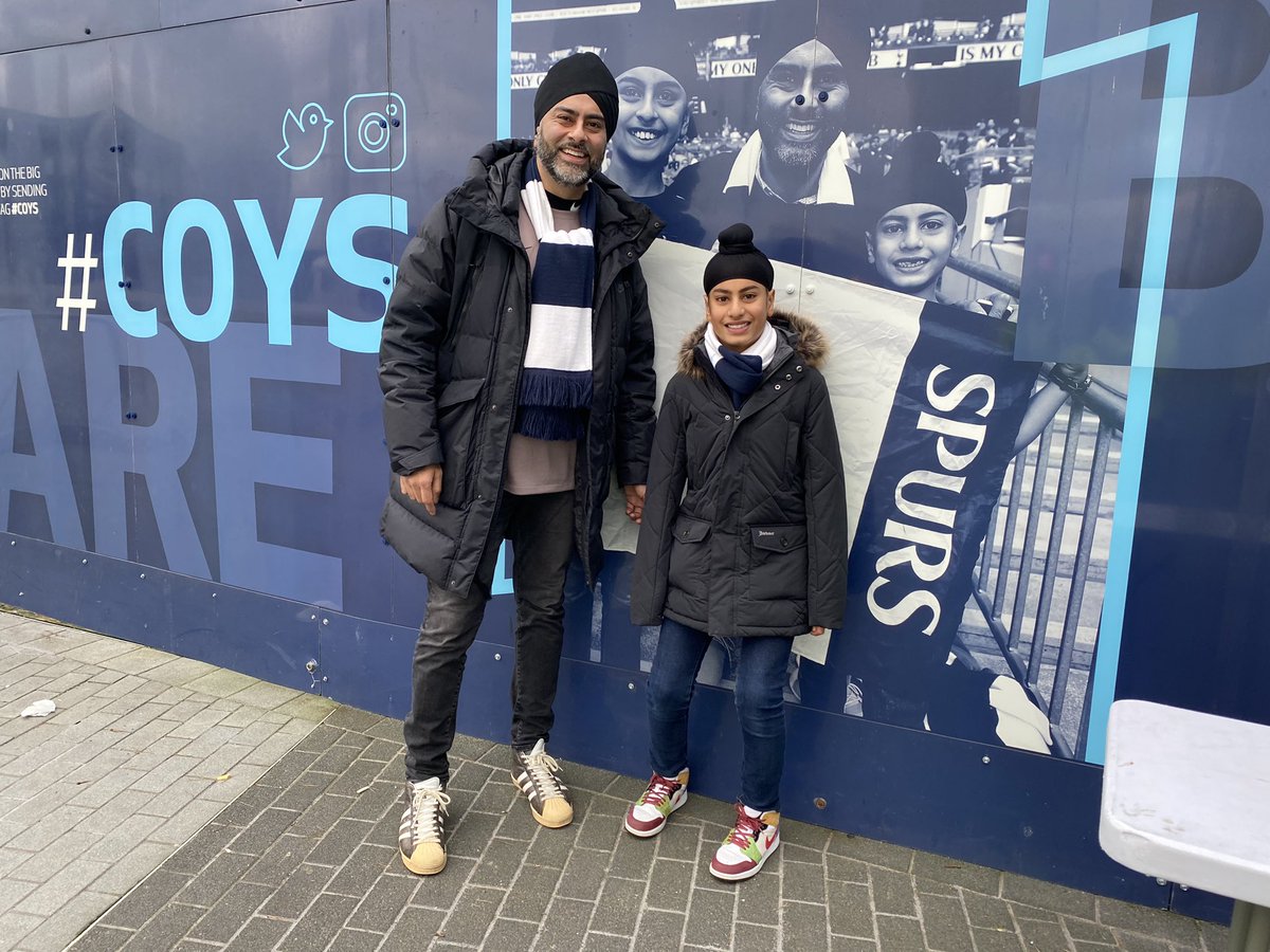 joebansal's tweet photo. @Billie_T COYS! They have our mugshot at the Park Lane entrance! https://t.co/BbINuUfw4W