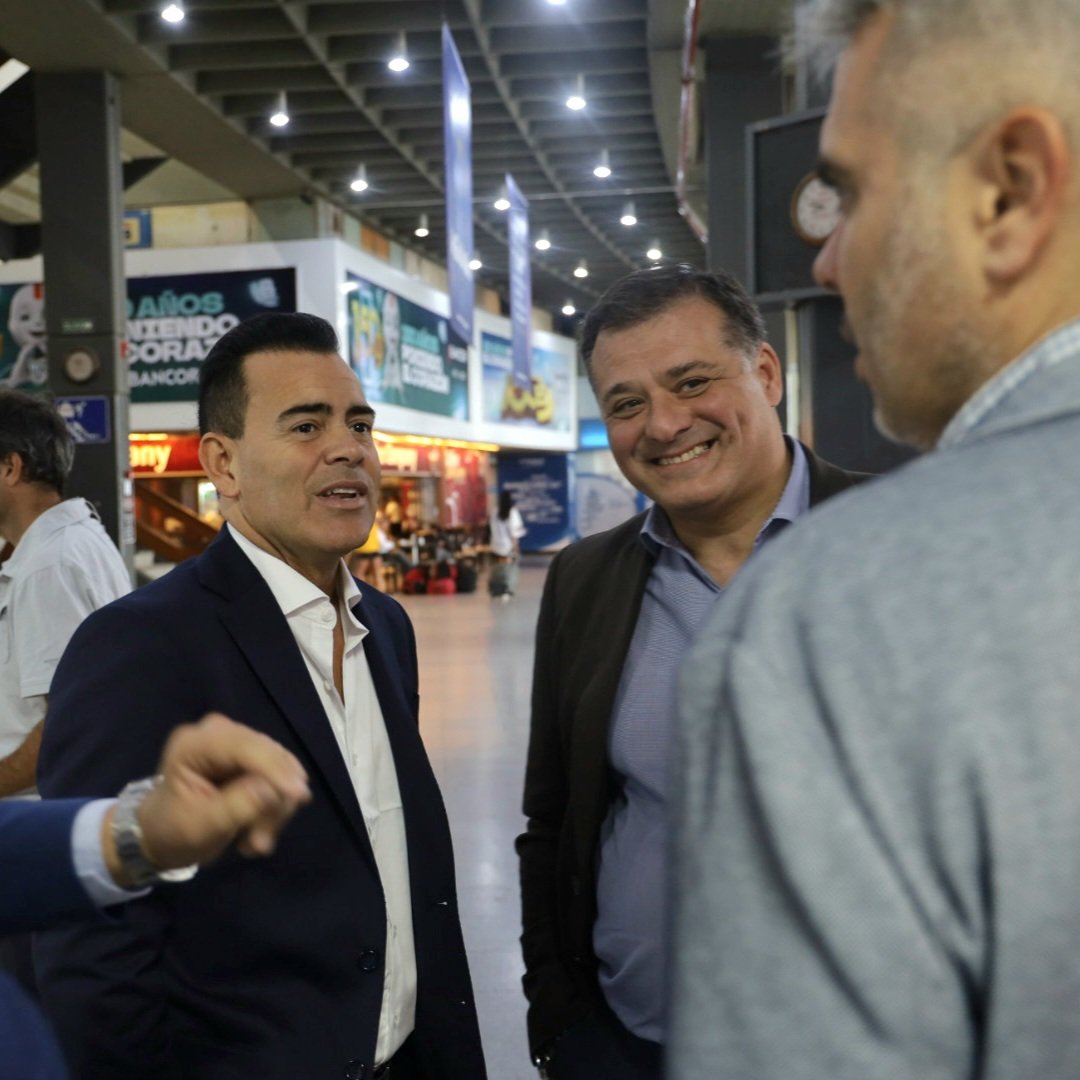 TransporteCbaOk's tweet photo. Junto a la Agencia @turismocba instalamos un box de Información Turística en la Terminal de Ómnibus, donde además vamos a ofrecer la oportunidad de acceder a la nueva TIN #Flex.💳
🚍 La tarjeta ya se puede adquirir en las boleterías de #Fonobus, #Sarmiento, #GrupoSierras y #Ersa. https://t.co/4Qmj5cc1Au