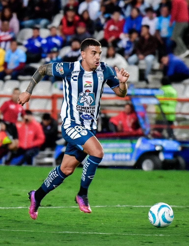 OficialSala12's tweet photo. TERANS NO FLUMINENSE! 

Pachuca aceitou a proposta de 10 milhões de reais do Fluminense pelo meia uruguaio de 29 anos.

EXCELENTE reforço pro time de Diniz.

O Fluminense também está fechando com Leo Chu, ponta revelado pelo Grêmio que tá na MLS.

🗞 @mneves_ | @itatiaiaesporte https://t.co/5023E47jfn