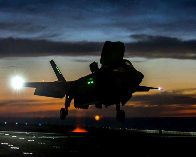 descifraguerra's tweet photo. 🇺🇸🇬🇧 ESTADOS UNIDOS ATACA EN YEMEN 🇾🇪

Aeronaves de Estados Unidos y Reino Unido acaban de lanzar decenas de ataques aéreos en Yemen contra múltiples objetivos del movimiento Ansarallah, más conocido como los hutíes, en respuesta a los ataques en el Mar Rojo. https://t.co/eS5LvhQfS2