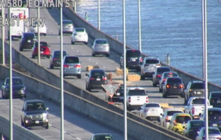 KCBSAMFMTraffic's tweet photo. #SanRafael to #Richmond Eastbound #Interstate580, the aforementioned bales of hay causing that slow traffic at the beginning of the Richmond San Rafael Bridge. #KCBSTraffic photo Caltrans https://t.co/w2XDDUUiqa
