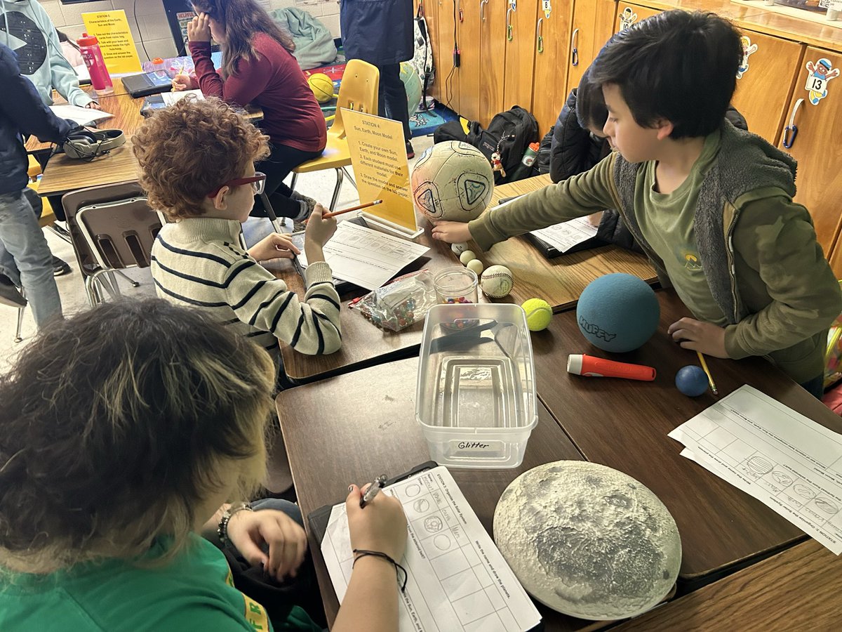 Awesome work taking place with <a href="/GarzaUnicorns/">Reynaldo Garza Elementary - McAllen ISD</a> scientists in <a href="/MrFEspitia/">Francisco Espitia</a> class to explore our earth 🌍 sun ☀️ moon 🌙 and planets! Way to go