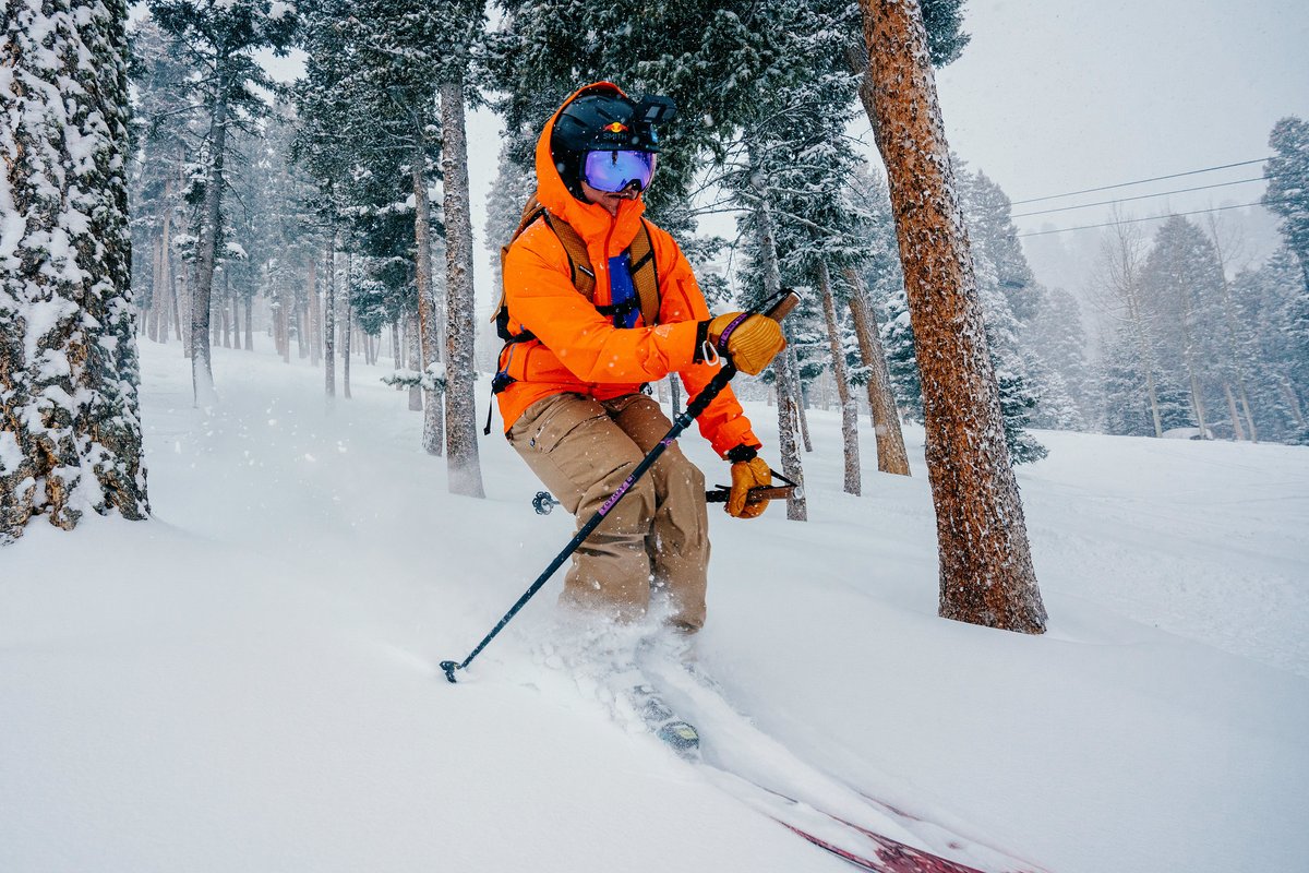 AngelFireResort's tweet photo. Powder days at Angel Fire Resort are so much fun! So far, we have 9" from this storm, with weather predictions showing the snow continuing to fall until late tonight!

Here are a few photos we snapped today on Glory Hole, Shane's Glade and Nice Day! https://t.co/UVZMT4sLfs