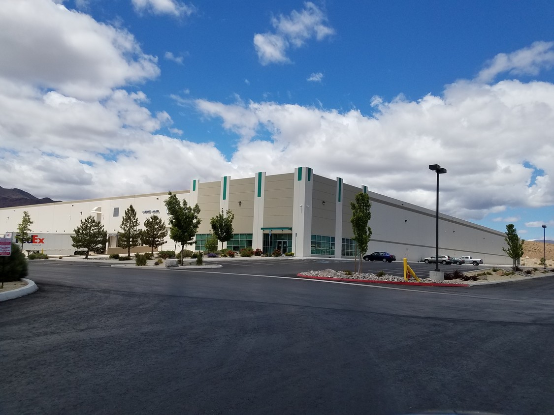Brian_Armon_'s tweet photo. Being part of a team that helps grow a relationship between an occupant and a landlord is an absolute joy!  Tony Machabee & Derek Carroll worked hard to facilitate the growing relationship between @TLSLojistik & @Prologis in a new 308,000 square foot agreement with more to come! Congrats to all parties and thank you for your continued trust in our guidance.  @NAIAlliance @NAIGlobal #nevadawarehouse #bestwestcoastdc