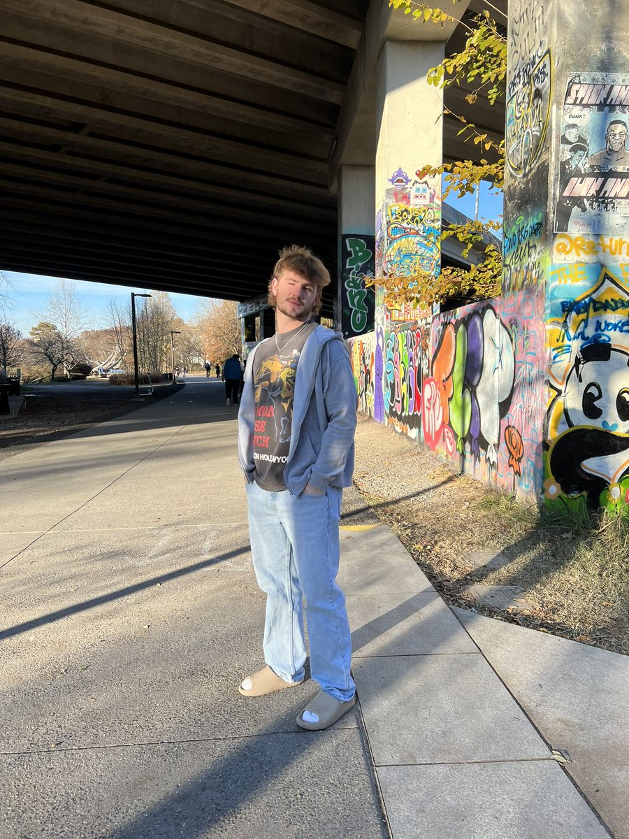 MattyBRaps's tweet photo. Lil late but turned 21 a couple days ago, thank you all for the Birthday wishes🙂 https://t.co/dGaRzvTIhl