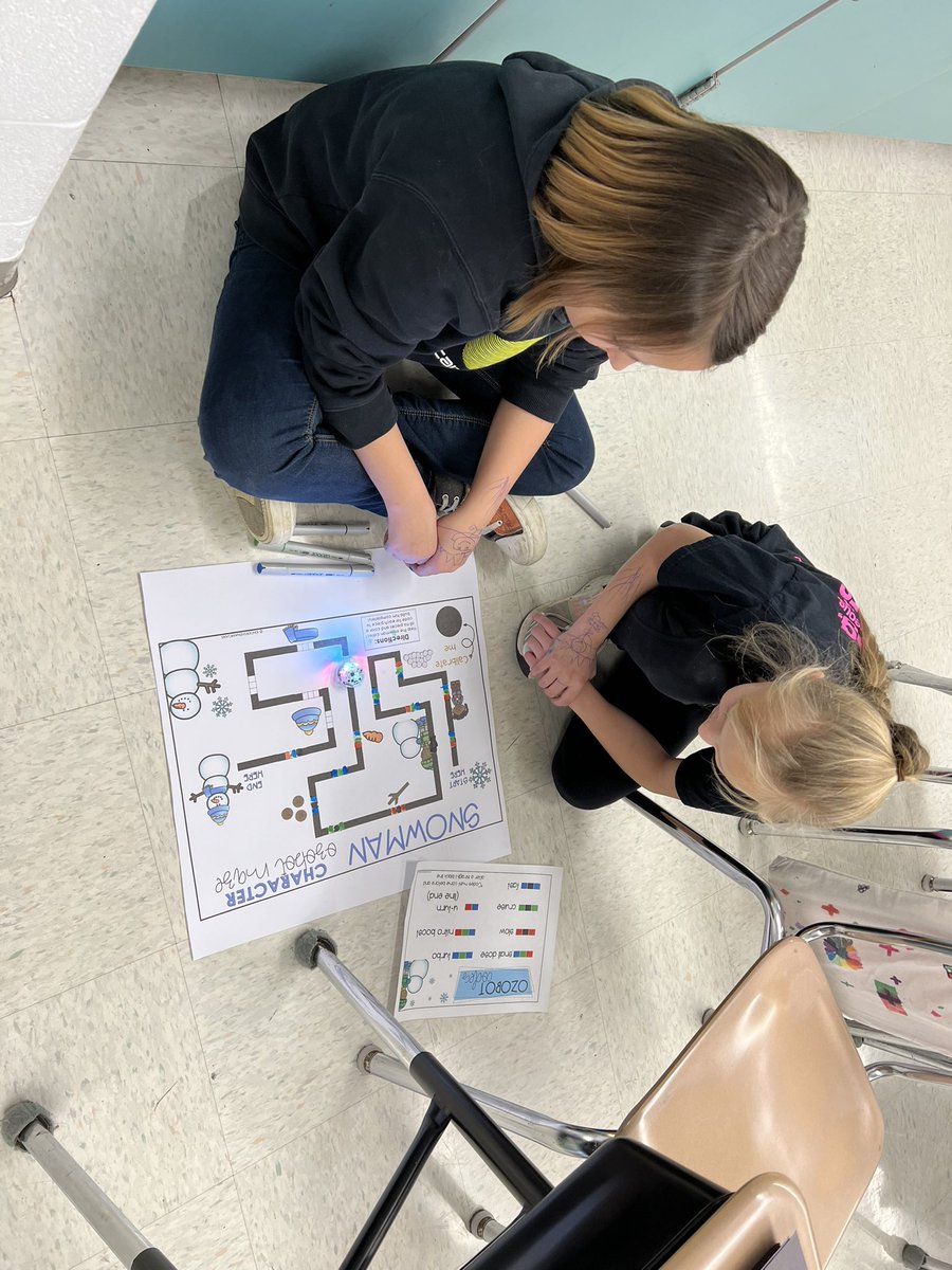 mrsemilybyers's tweet image. I had the BEST afternoon! @MonroeElem2 3rd and 4th graders created light systems with @SAMLabs and built snowmen with @Ozobot. We had so much fun! #AWSThinkBiGSpace #AWSInCommunities #ElevateAlder