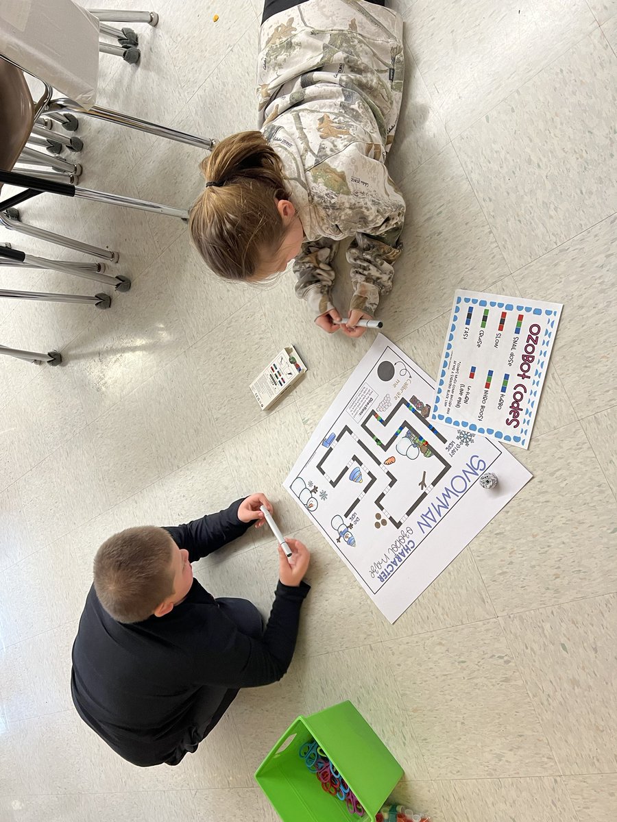 mrsemilybyers's tweet image. I had the BEST afternoon! @MonroeElem2 3rd and 4th graders created light systems with @SAMLabs and built snowmen with @Ozobot. We had so much fun! #AWSThinkBiGSpace #AWSInCommunities #ElevateAlder