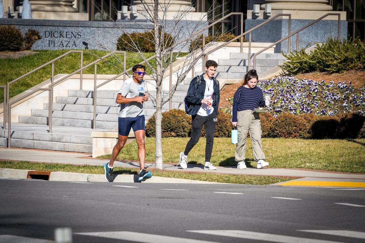 The #12South and #Belmont neighborhoods of Nashville bask in near 60-degree bliss during lunch hour. #Nashville is gearing up for a weather whirlwind these next few days! <a href="/NashSevereWx/">NashSevereWx</a>