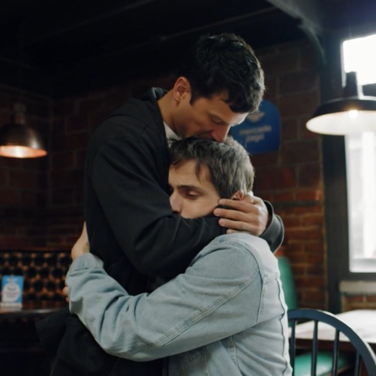 mniipup's tweet photo. ÉL ES SU LUGAR SEGURO, SU AMOR, SU AMADO, SU PRÍNCIPE, EL AMOR DE SU VIDA, USTEDES SON MI LUGAR SEGURO, LOS AMO LOS AMO LOS AMOS INFINITAMENTE USTEDES CURAN TODAS MIS HERIDAS LOS AMO LOS AMO INCONDICIONALMENTE 😭💘#comolavidamisma #thiaselo https://t.co/hkRWmwMhbK