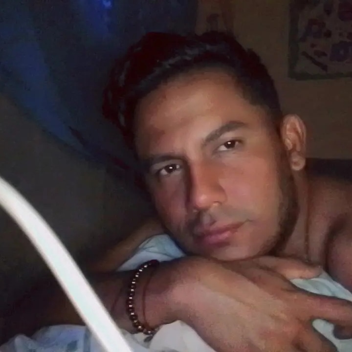 Roberth96311354's tweet photo. Feliz noche https://t.co/ACvhnRwek2