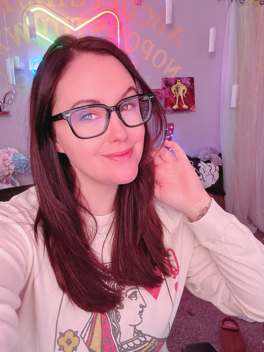 Live for some chill TCM games! Twitch.tv/megturney