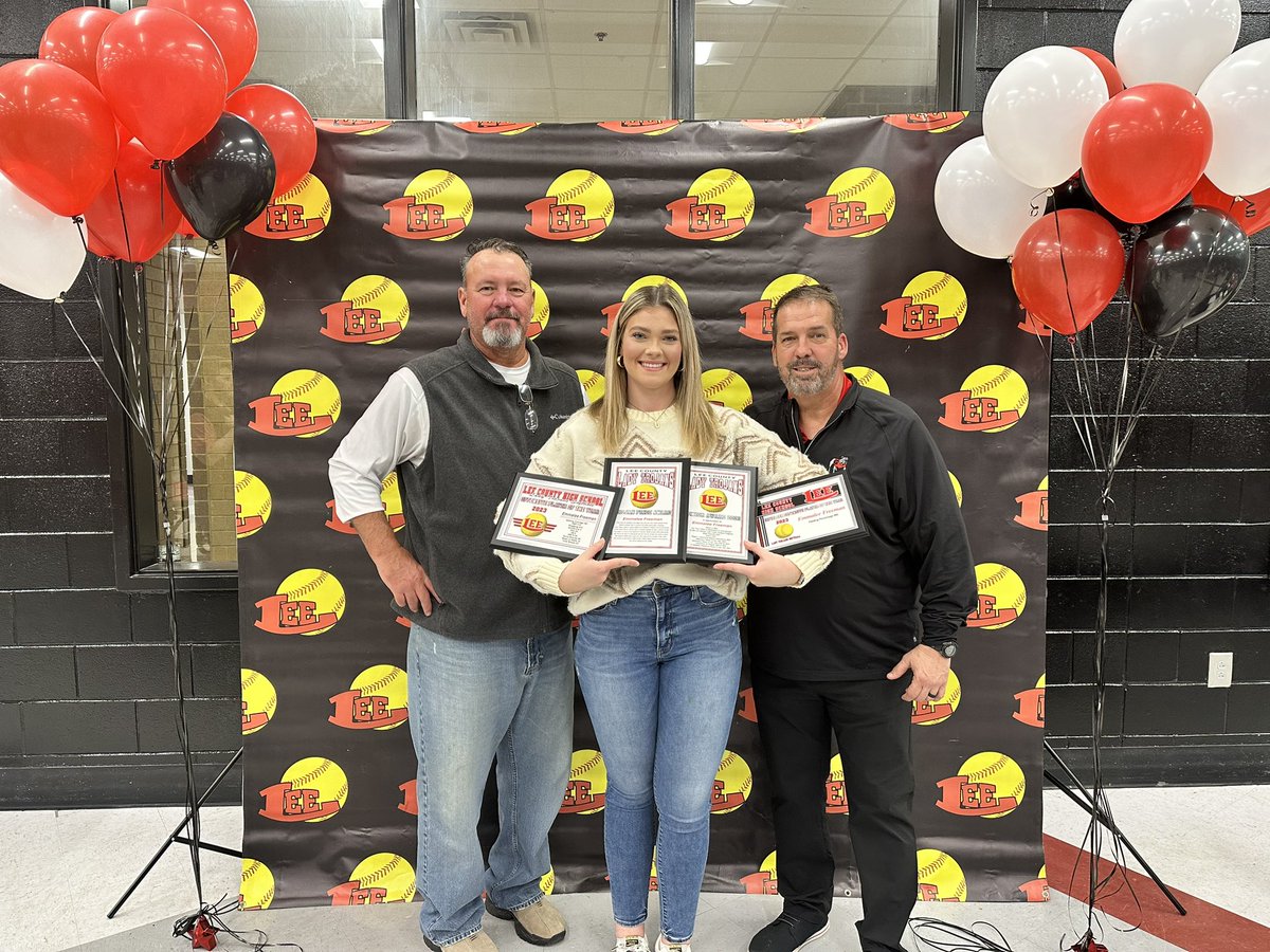 emmaleefreeman tweet media