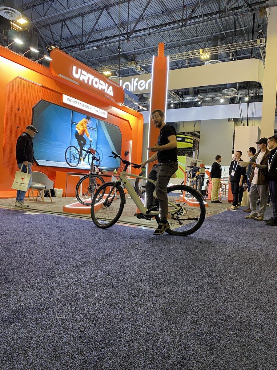 newurtopia_us's tweet photo. Urtopia continues to walk alongside big names. Today, we welcomed the YouTuber 'Linus Tech Tips' with 15 million followers. He personally loves Urtopia ebike so much that he can't let go. WOW Urtopia gained another celebrity fan today🥳🥳🥳
#CES #expo #ebike #CES2024 #Urtopia https://t.co/lZz1cIcVgA