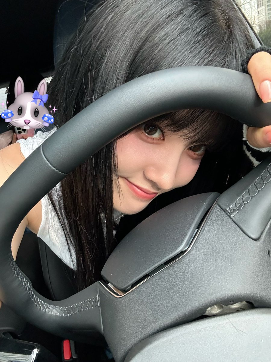 ppodungY's tweet photo. 자윤이 요 며칠 버블로 계속 셀카 보내 주는데 폭룡적인 얼굴 땜에 미치겠다... https://t.co/WQXRcW0oyY