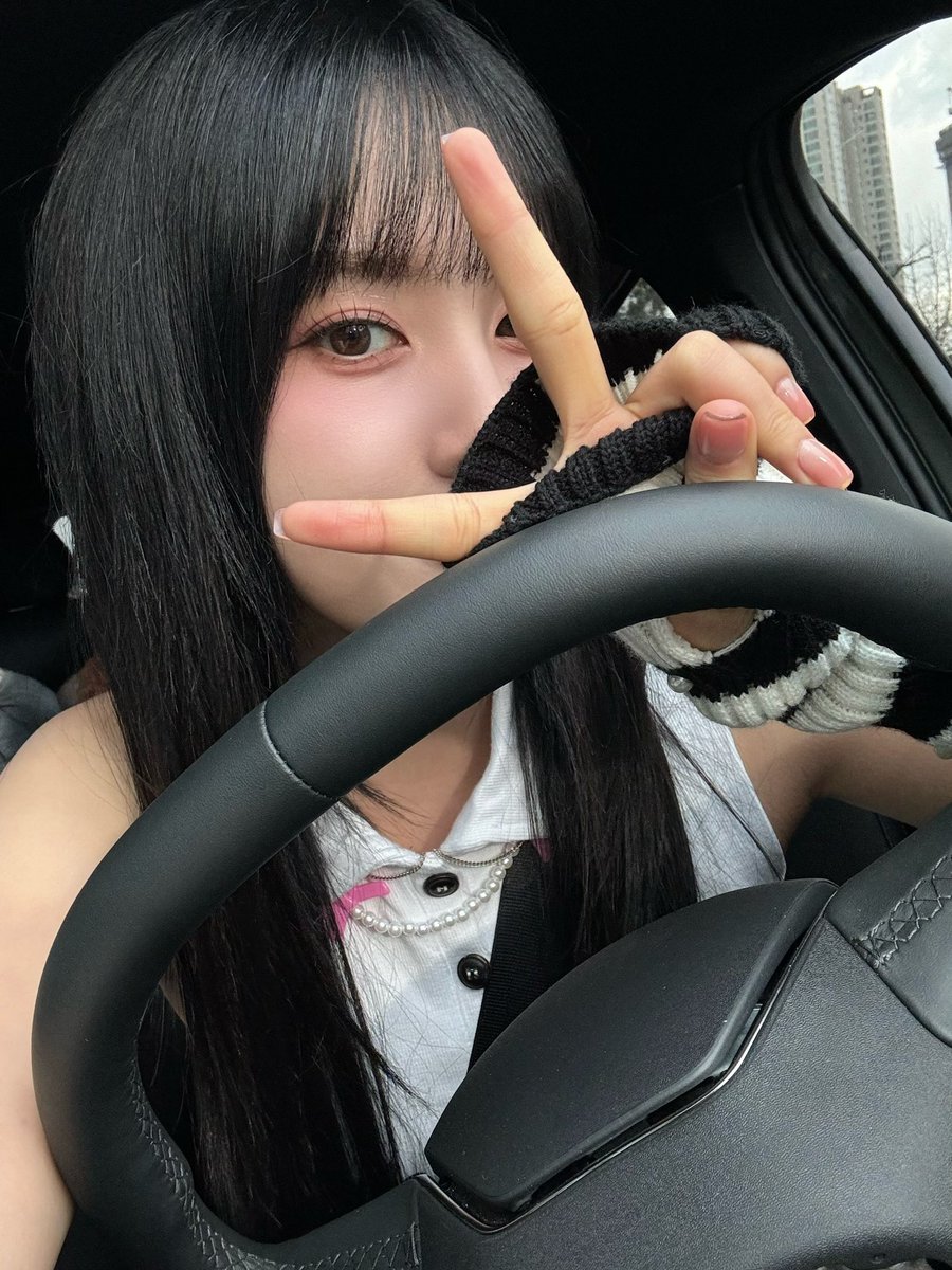 ppodungY's tweet photo. 자윤이 요 며칠 버블로 계속 셀카 보내 주는데 폭룡적인 얼굴 땜에 미치겠다... https://t.co/WQXRcW0oyY