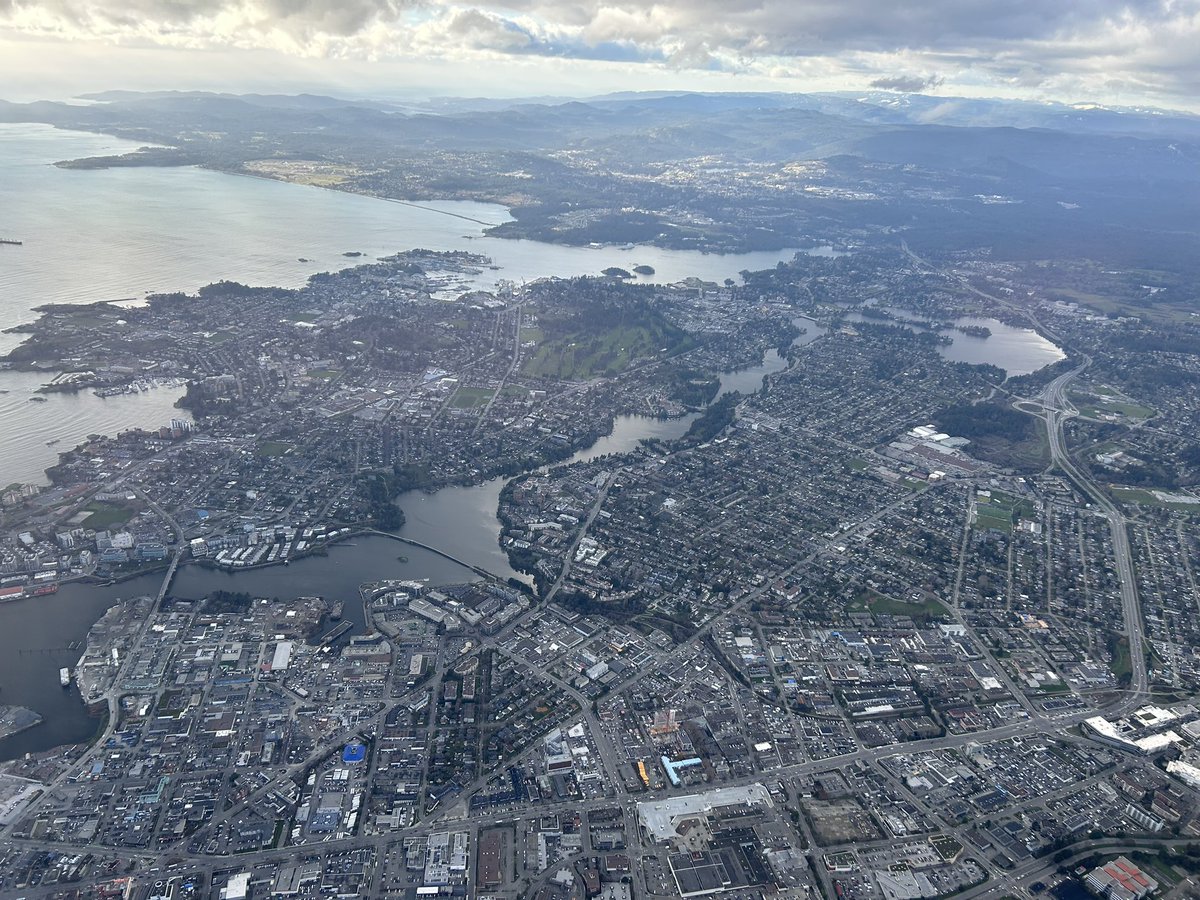lcddillon's tweet image. Wonderful hotel and top class service Hotel L’Soleil Vancouver and the first snow of the year . Thank you @Helijet for getting me to @BCLesClefsdOr safely #yourkeytoeverything @J_Flew