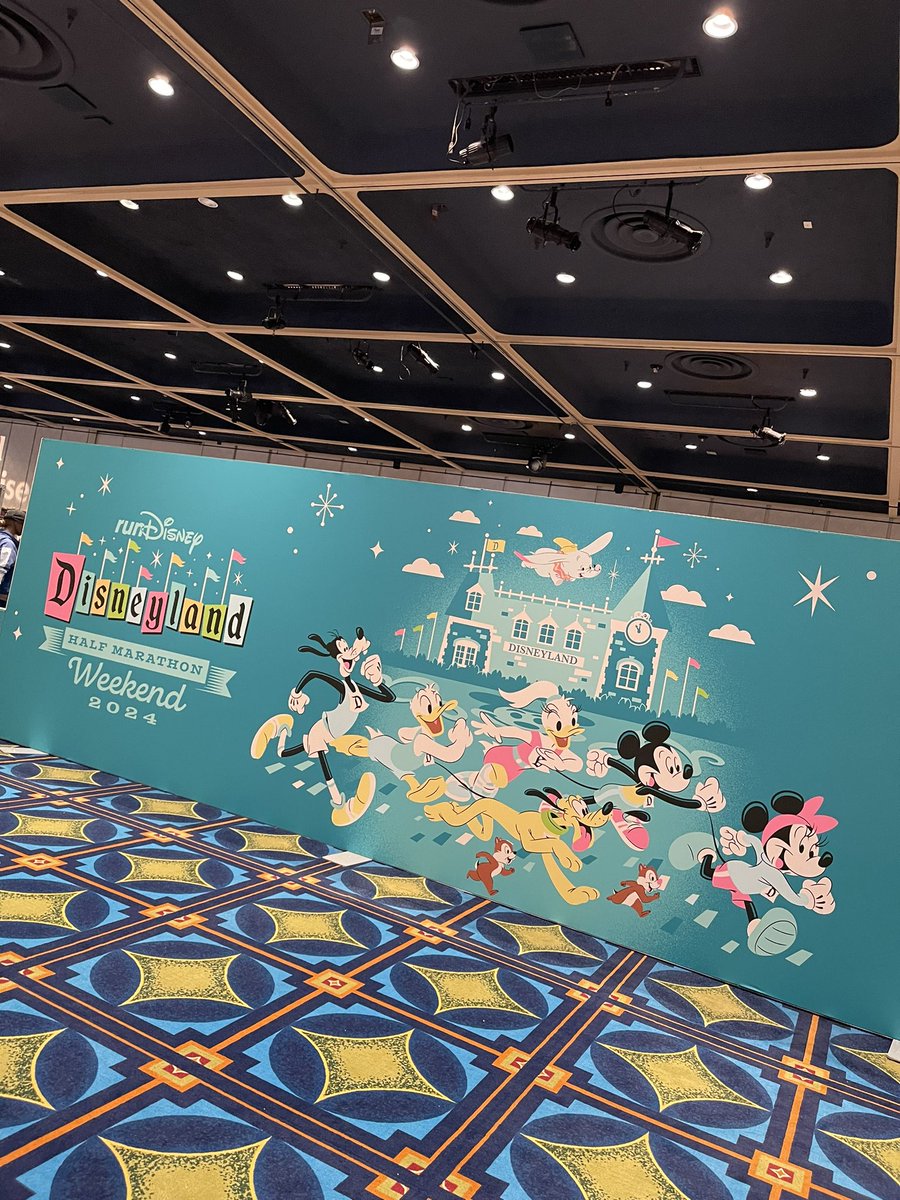 アナハイムでも走ります🏃‍♀️
でも、欲しいグッズ全然なくてショックすぎるんだけど😭💔