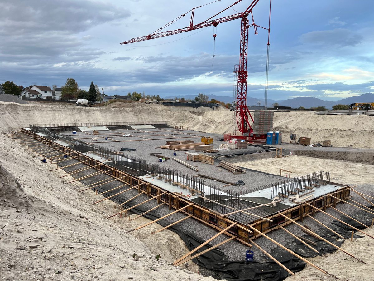 rlwconstruction's tweet photo. Project Spotlight๐ The West Jordan Finished Water Reservoir is a transformative development at the 5200 W 6200 S reservoir site. It involves the construction of a new 6.8 MG rectangular reinforced concrete drinking water. #RLWrocks #BuildingYourTomorrowToday https://t.co/sEIVhJo7zK
