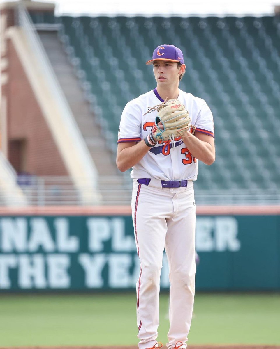 A 6-foot-5, 205-pound LHP, @JustinLeg23 boasts a low-90s FB and a low-80s SL that has sweeper action. 'His stuff is already good enough to get outs in the ACC, but he could be a monster by the end of his @ClemsonBaseball career.' Top Freshman Classes 👉 d1ba.se/4aVBc58