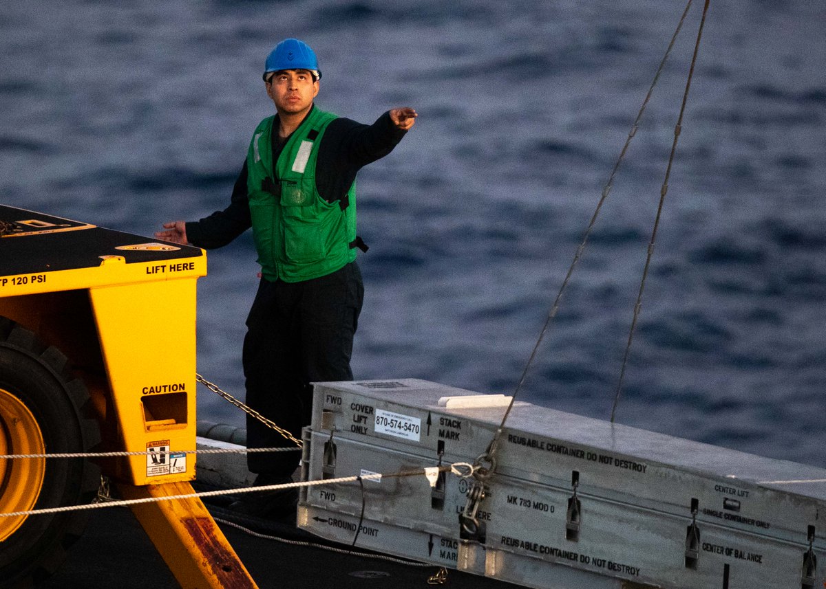 USNavy's tweet photo. #USNavy Photos of the Day:

1️⃣ #USSGeraldRFord ammo offload @US2ndFleet
2️⃣ @USNavyCNO releases priorities during @navysna symposium
3️⃣ #VMM162 #FLTOPS aboard #USSBataan @USNavyEurope
4️⃣ #USSMason underway during #OperationProsperityGuardian @US5thFleet
👉 https://t.co/aZddB6hxYf https://t.co/2m8TnusIzZ