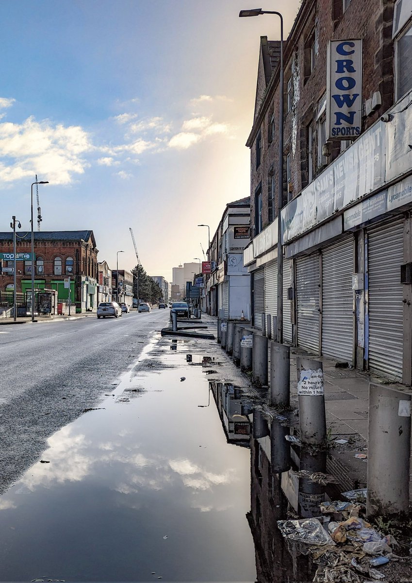 𝘚𝘩𝘰𝘱𝘱𝘪𝘯𝘨, 𝘣𝘰𝘴𝘴?

Strangeways
Manchester