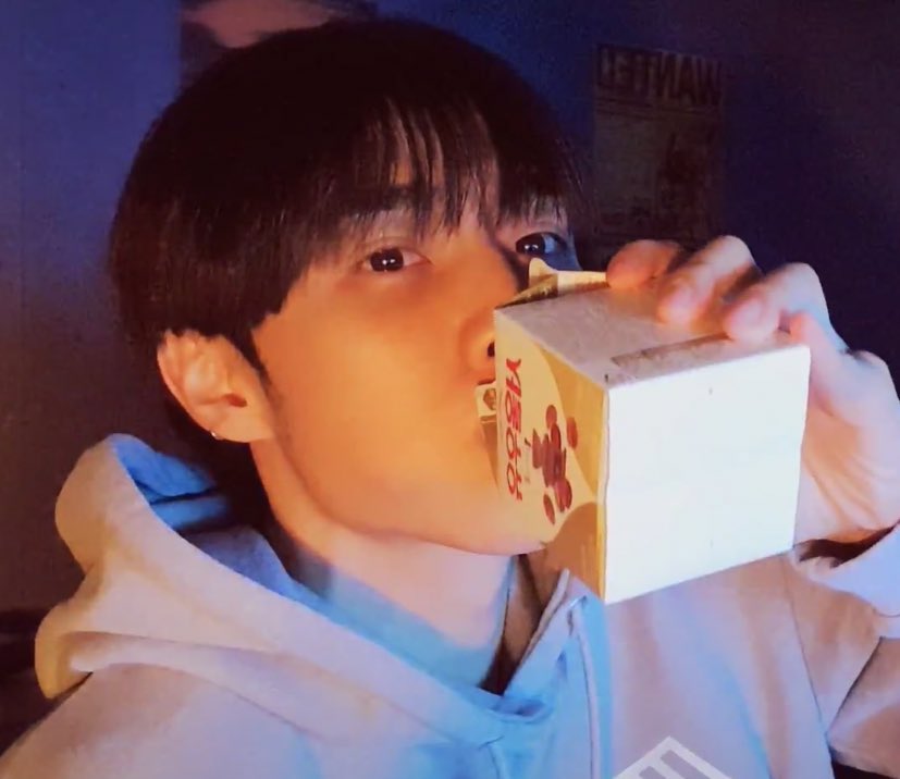 sunwoo and his coffee milk ㅠㅠ ♥︎