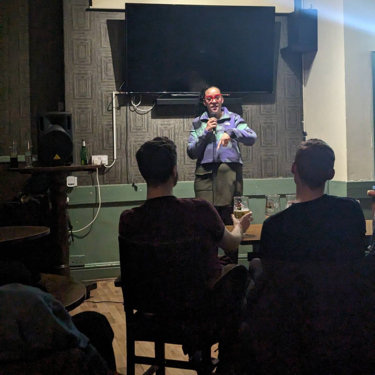 YrJOak's tweet photo. Am noson anhygoel!!

What an amazing night!!

Diolch i bawb am ddod!!

Thank you so much to everyone for coming, especially guest MC @Chris_barnez and our amazing headliner @MelOwenComedy who absolutely smashed the doors off the place!!

£120 raised for an amazing cause! https://t.co/IAMGXpDOtD