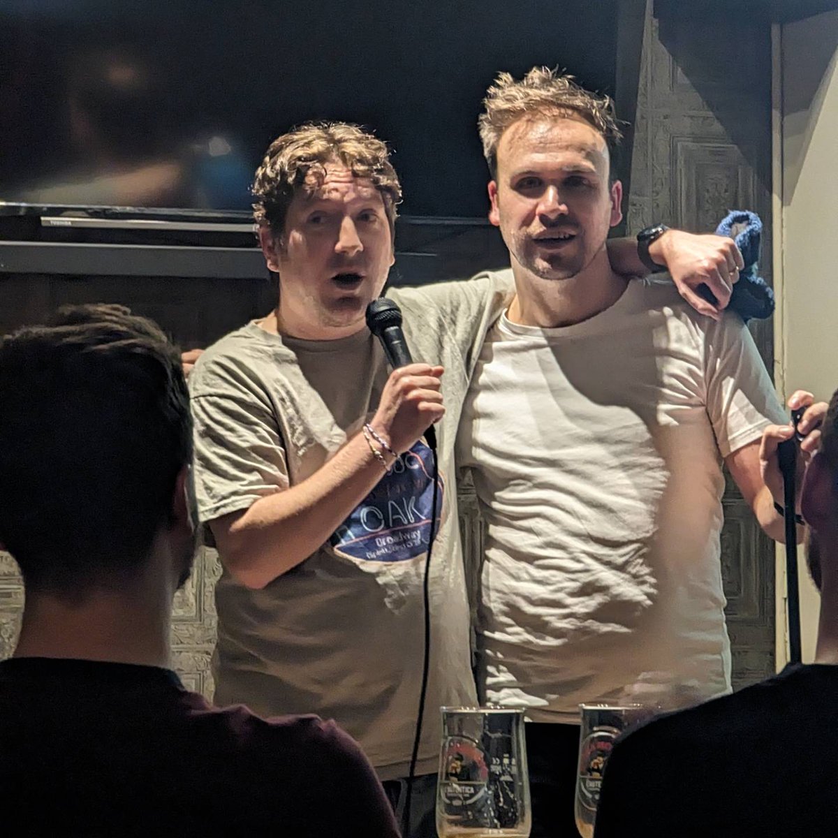 YrJOak's tweet photo. Am noson anhygoel!!

What an amazing night!!

Diolch i bawb am ddod!!

Thank you so much to everyone for coming, especially guest MC @Chris_barnez and our amazing headliner @MelOwenComedy who absolutely smashed the doors off the place!!

£120 raised for an amazing cause! https://t.co/IAMGXpDOtD