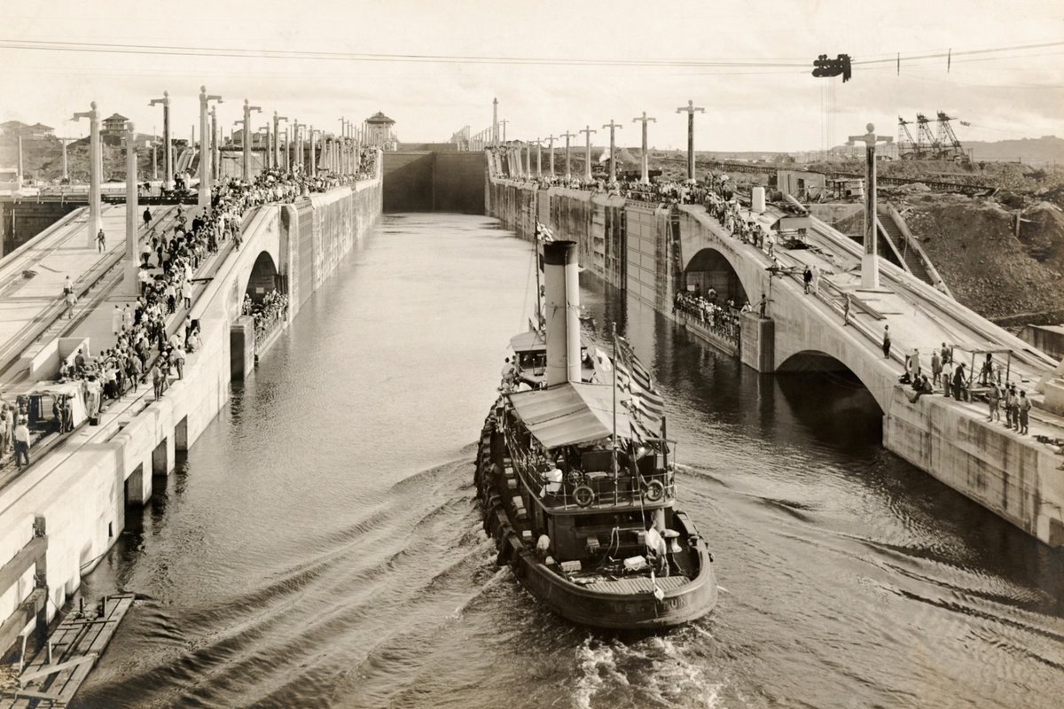 Tedroosevelt644's tweet photo. @ExplodingTables Ships passing through locks, connecting oceans, and making global trade a breeze is what really defines the Panama Canal https://t.co/qO4IT77nK1