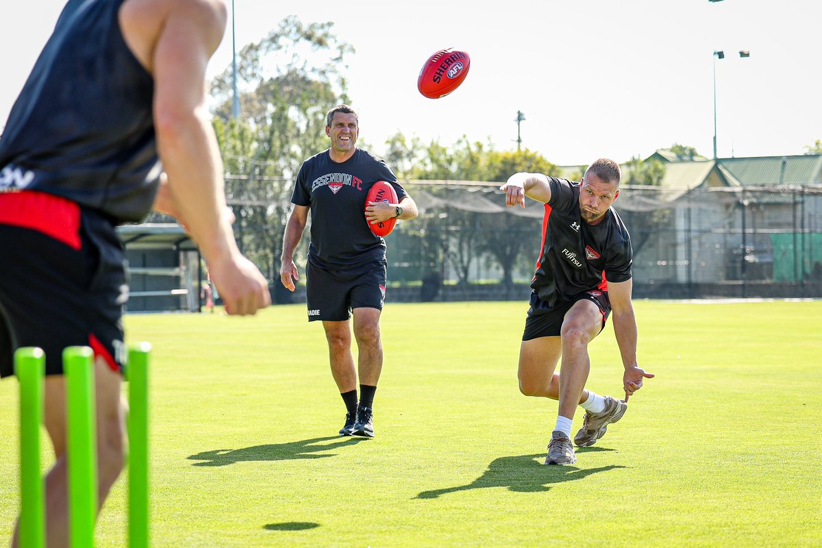 Essendon FC tweet media
