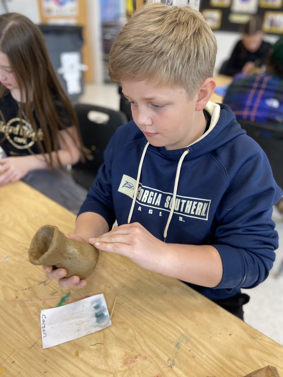BNearhoofMES's tweet photo. Hand building pottery today in 4th grade. Can’t wait to see these little vases fired and glazed. #MESRocks https://t.co/sk5evx8h2b