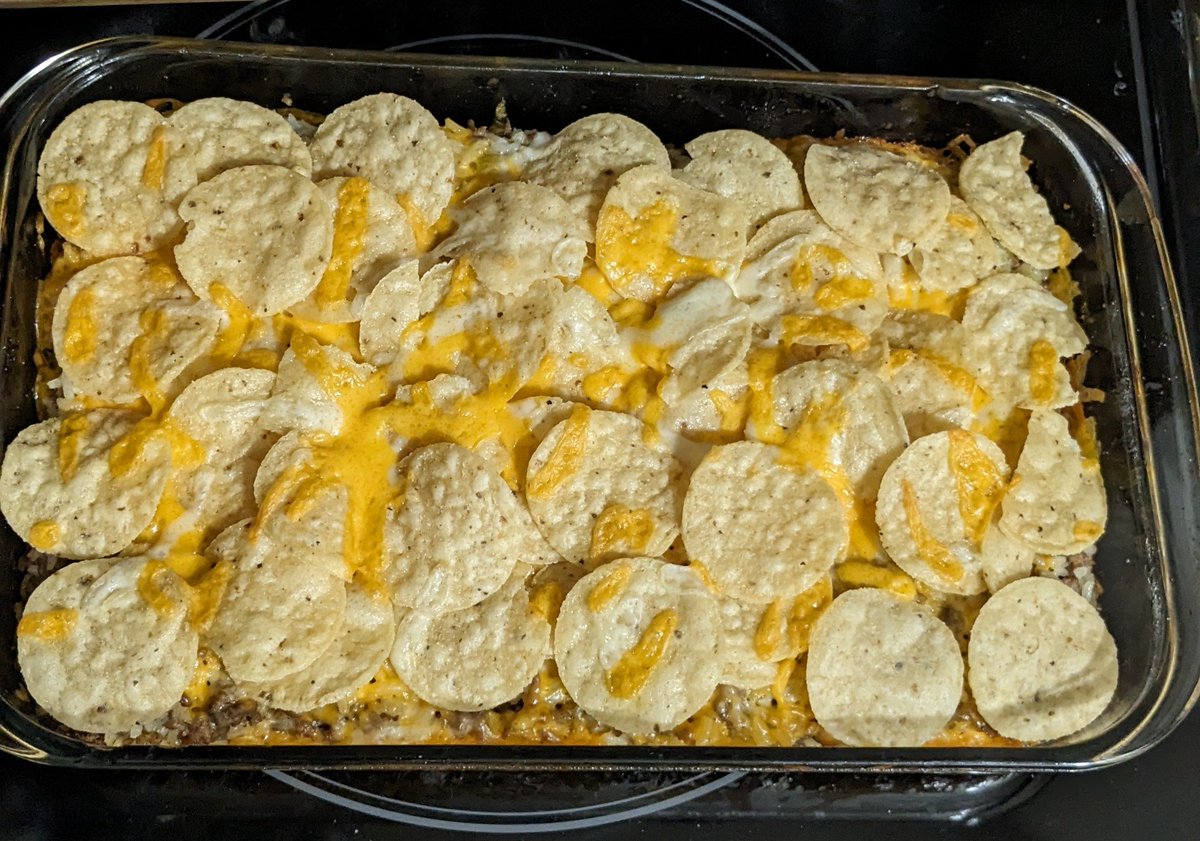 CamillaScarlet_'s tweet photo. Was supposed to do Scottish Meatloaf today but after the stress of grocery shopping for next meal plan ingredients, we switched to a beef and rice bake. #CamiEats #CamiCookingArc #Cami飯 https://t.co/Z7Eyyxm1iJ
