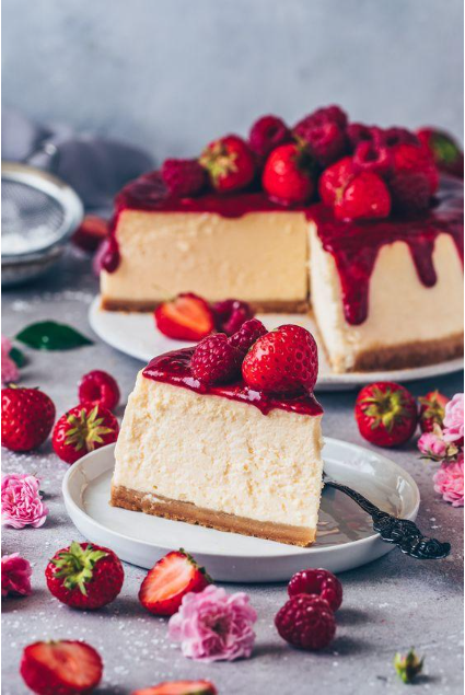 ArmyChic1128's tweet photo. Cheesecake will be a mixture of cream cheese, sugar and fresh cream, beaten well and mixed with gelatin to freeze the cake. The base of the cake will be a layer of crushed biscuits with melted and pressed unsalted butter and on top of the main filling will be a layer of jam from berries such as strawberries, raspberries, blueberries, passion fruit, etc. Italy: Instead of using creamcheese, the cheese used to make this cake is Ricotta or Mascarpone.