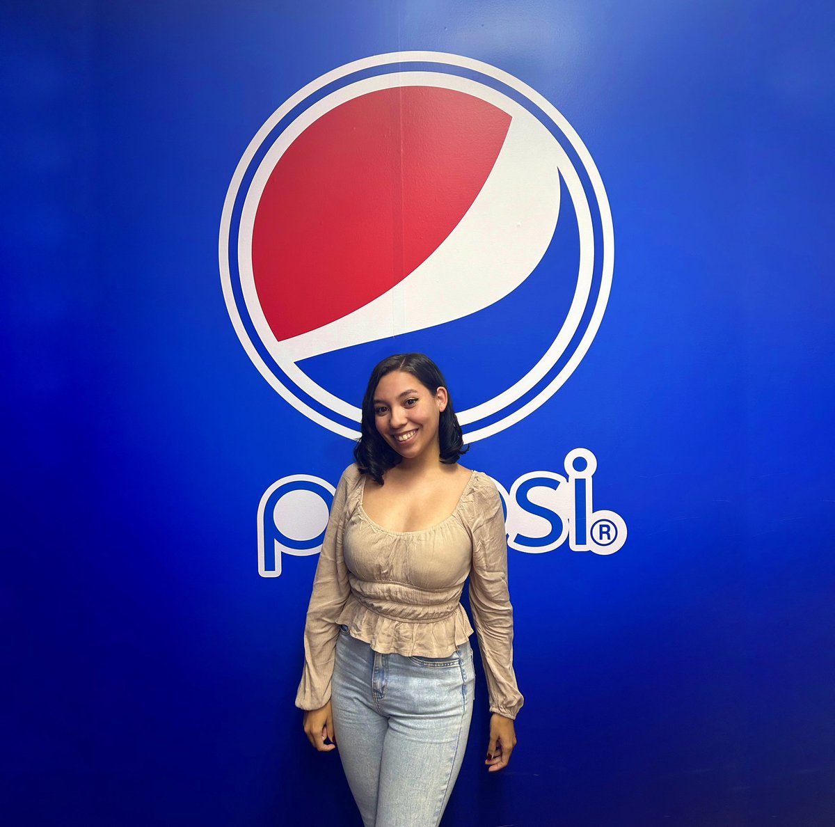 mperez_98's tweet photo. De verdad me sorprende el amor que le tengo a mi trabajo y la felicidad de estar donde siempre he querido estar. 🥰 https://t.co/Vc39CeDfzO