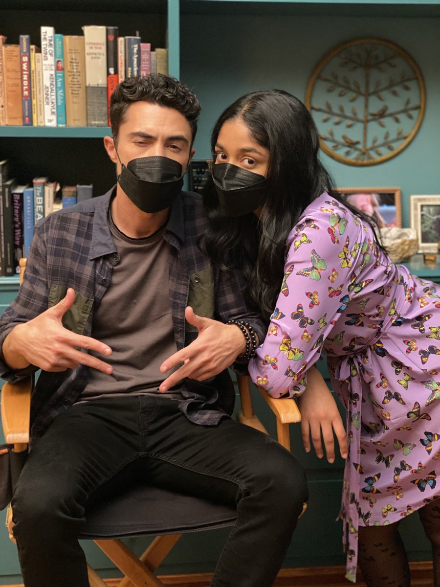 here to celebrate our PEOPLES CHOICE AWARD NOM❤️🥳