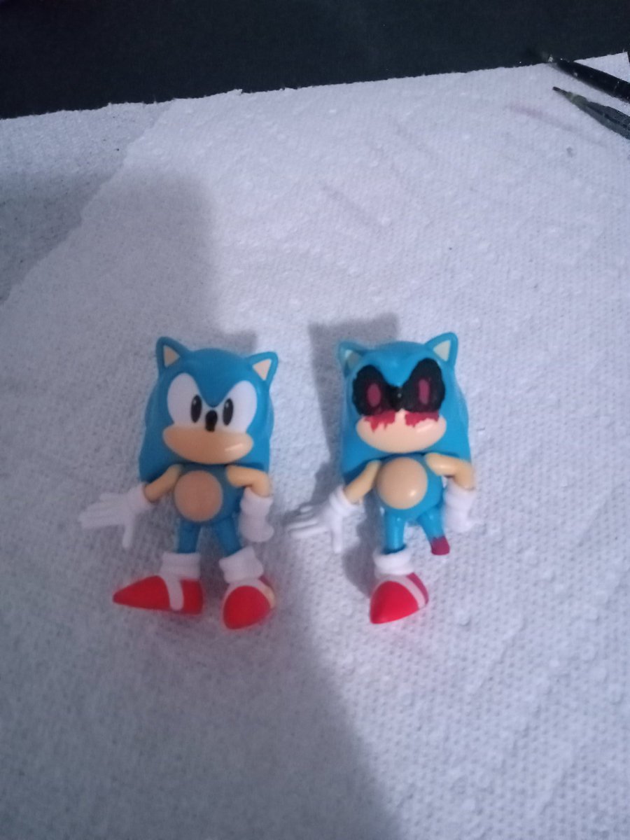 Kitti_the_kitti's tweet photo. Just made my first custom! I think that it's good #Sonic #sonicexe #customfig
#art https://t.co/BusFRZsqF8