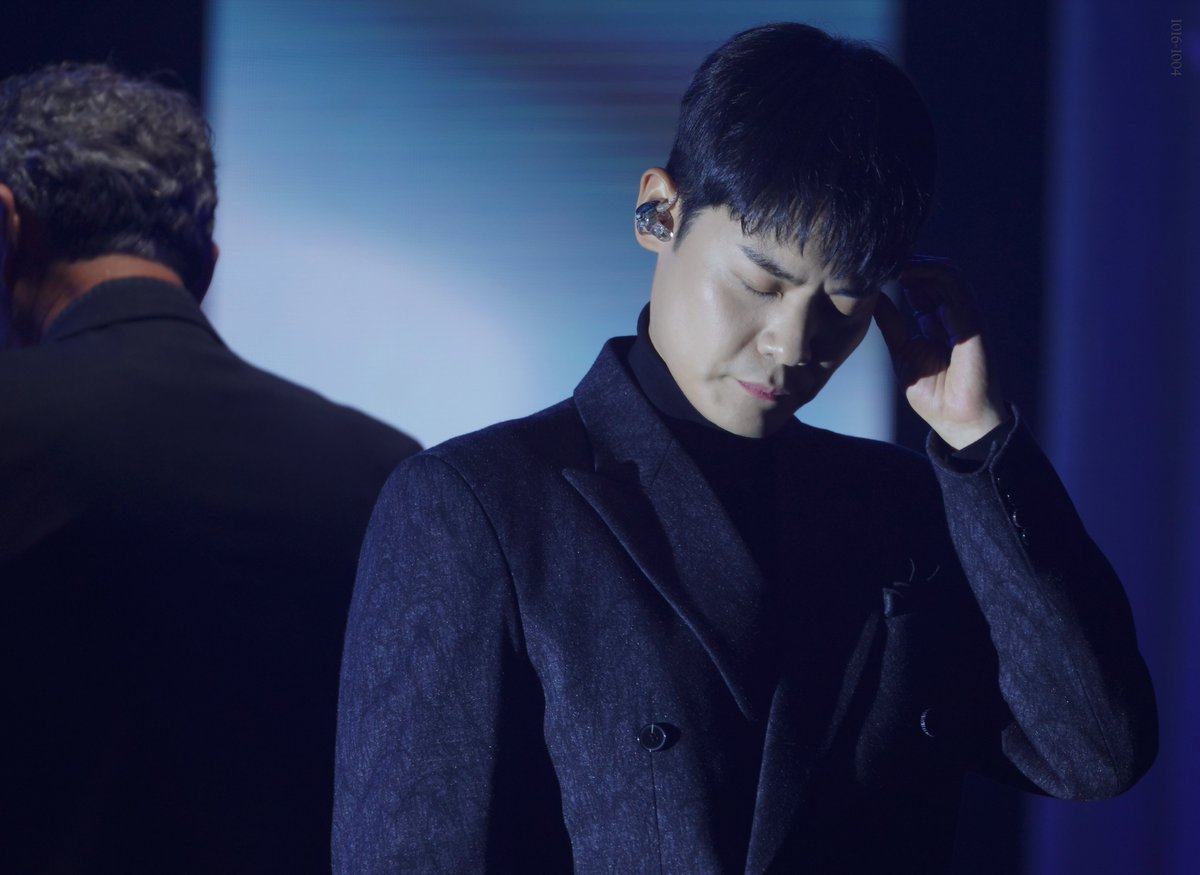 zzangna_02's tweet photo. 240111 청양 신년음악회
#유채훈 #라포엠 #팬텀싱어
뭔가 구도가 멋있어보여서 그대로 올림 https://t.co/7lqRexFJnc