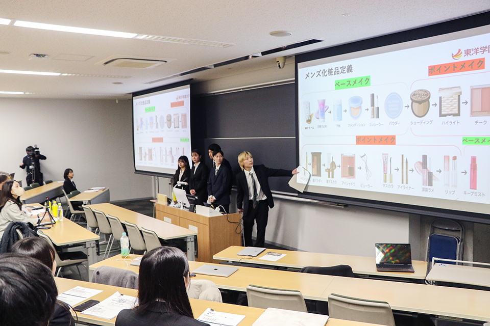 toyogakuen_univ's tweet photo. 学生自身が日本と韓国での市場調査・分析を達成する前代未聞の産学連携が完結。本庄ゼミ×COSMEL最終発表会の様子を一足早くレポート→https://t.co/fzGbrEzl5V
#東洋学園大学 #COSMEL #Z世代 #マーケティング #現代経営学部 #本庄ゼミ
#プロジェクトマネジメント #韓国調査 #メンズ化粧品 https://t.co/Z2FIFNTDLi
