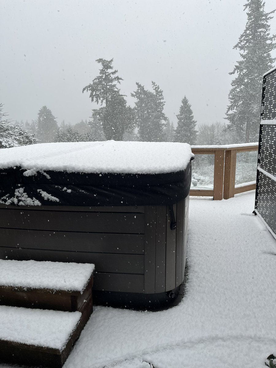 Snowing Port Ludlow!
#snow #PNW #OlympicPeninsula