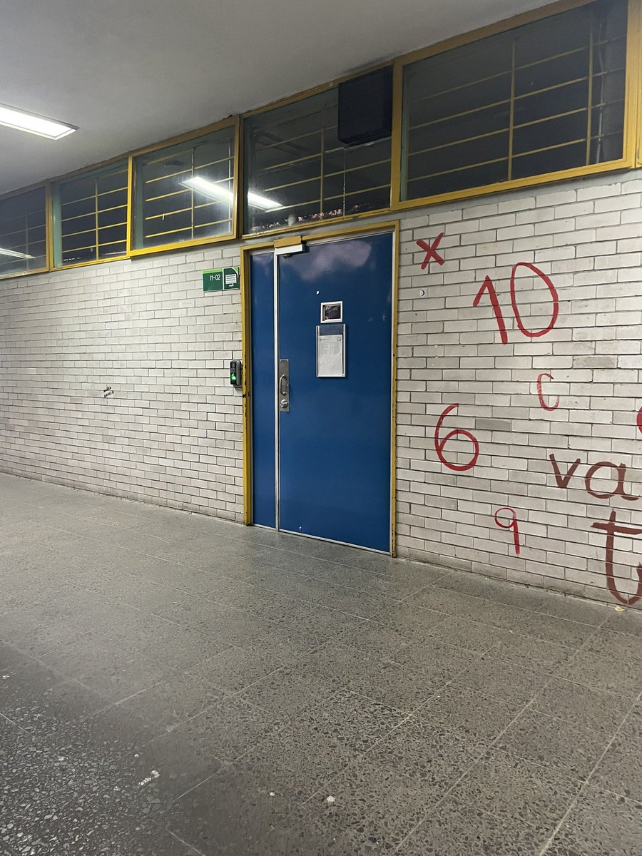 Fer19991999's tweet photo. Y pensar que todo comenzó en ese salón. Han pasado ya poco de más de 5 años y el niño que entró con ojos de estrella a la facultad no creería el ingeniero en que se ha convertido. https://t.co/pJKzVzMn5r