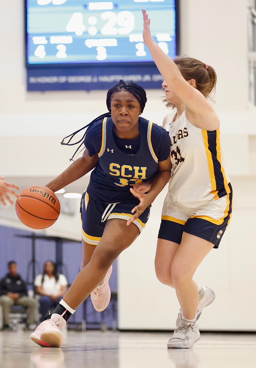 PhSportsDigest's tweet photo. Girls Basketball Final: @wpcsports (@PennCharterGBB) defeats @SCHBlueDevils (@SCHGirlsBB) 70-32 🏀📸: @Zam919 https://t.co/FWO1Kz7Sas
