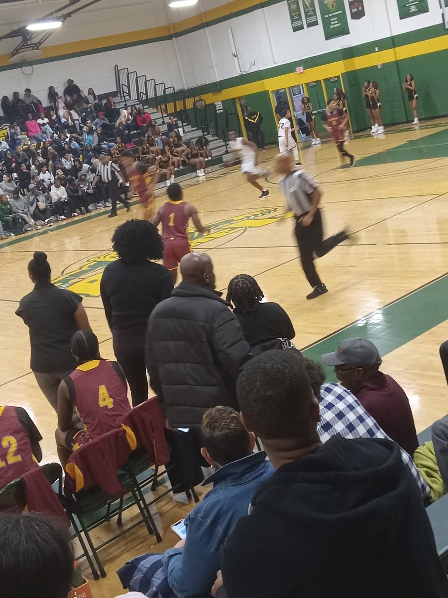 CuzzinJae_'s tweet photo. At my Nephew game watching him cook on the same court where Iverson made his name #VaShit 🖖🏿🌊 https://t.co/2SUQMuTNfg
